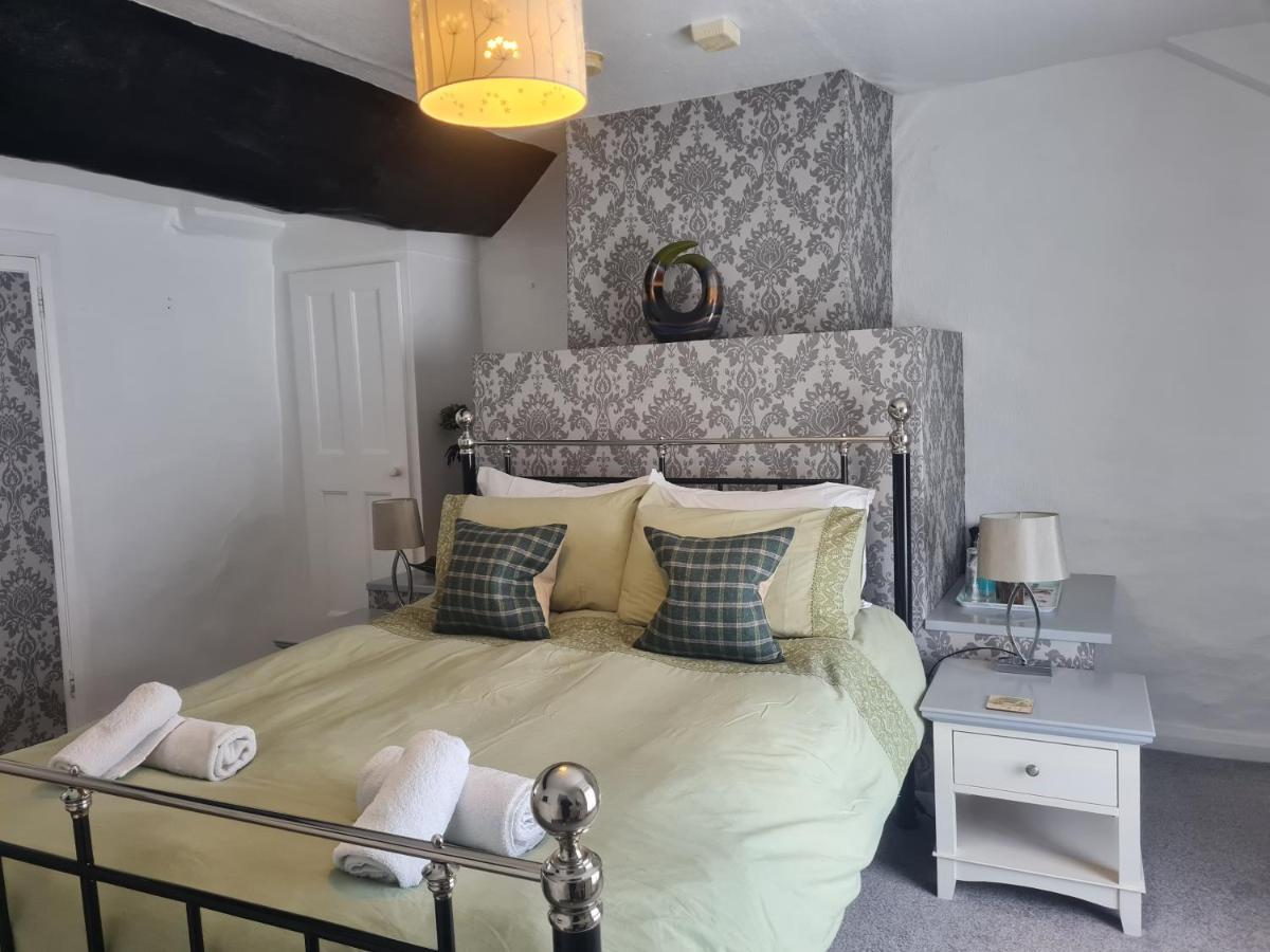 The Crown Inn - Wentnor Bishop's Castle Zimmer foto